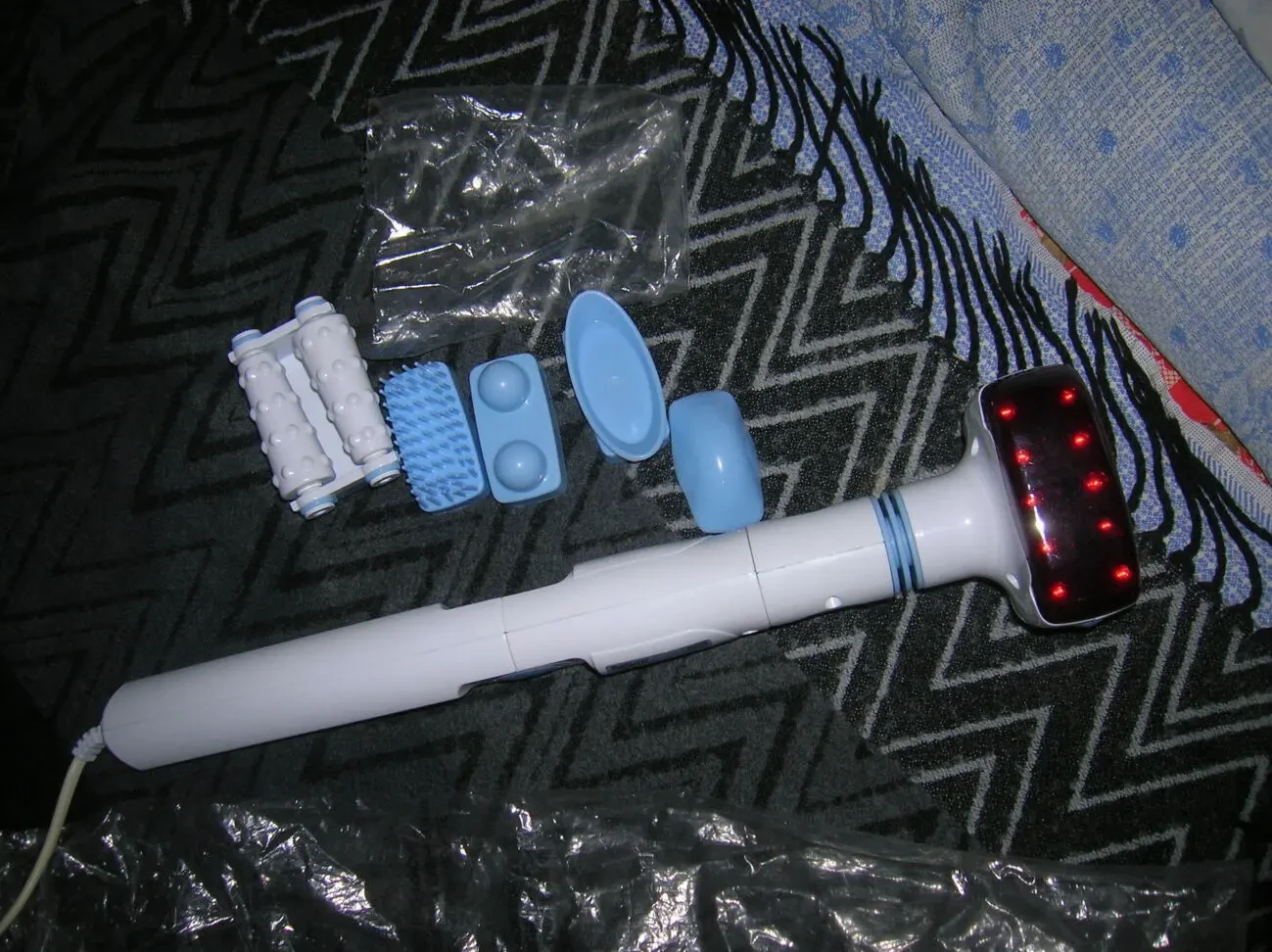 Массажер SATURN ST-BC 1304  с инфракрасным теплом и 6 насадками 3