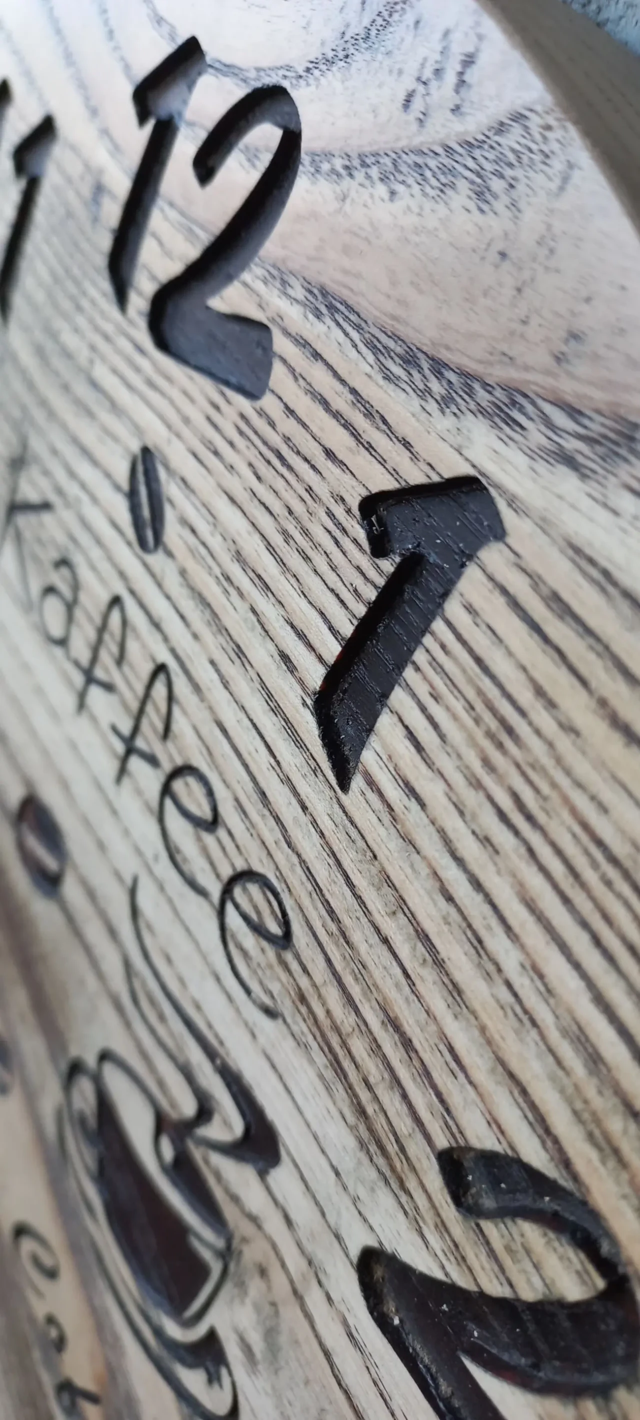 Годинник з натурального дерева 