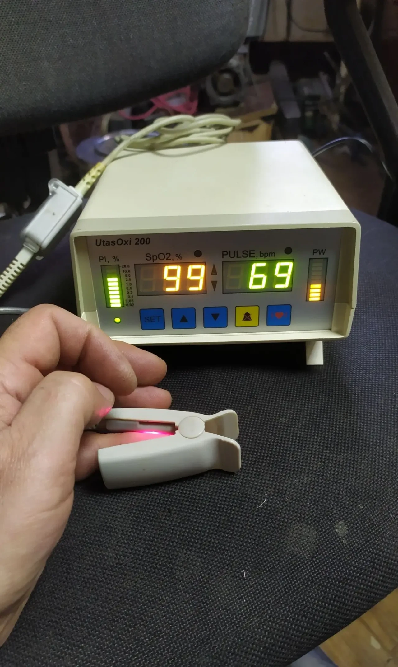 ПУЛЬСОКСИМЕТР ЮТАСОКСИ-200