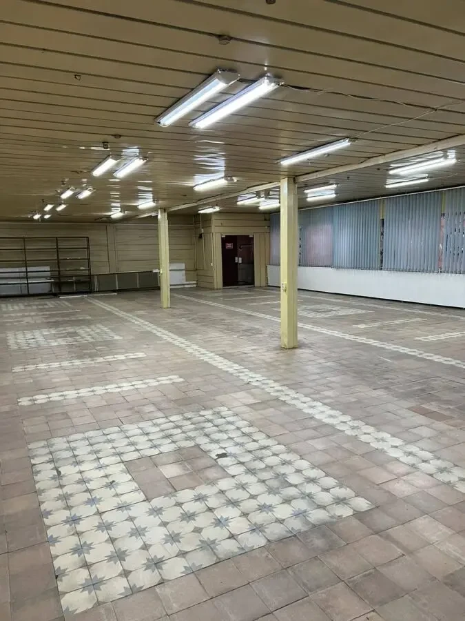 Сдам торговое помещение 350м2 на Салтовке, 1-й этаж 2 отдельных входа. 6