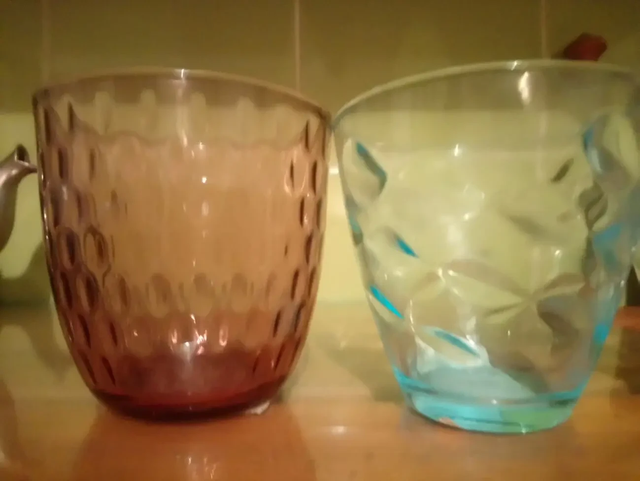 Красивый сиренево- вишнёвый стакан. Италия