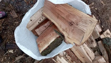 Дрова колотые дубовые в мешках