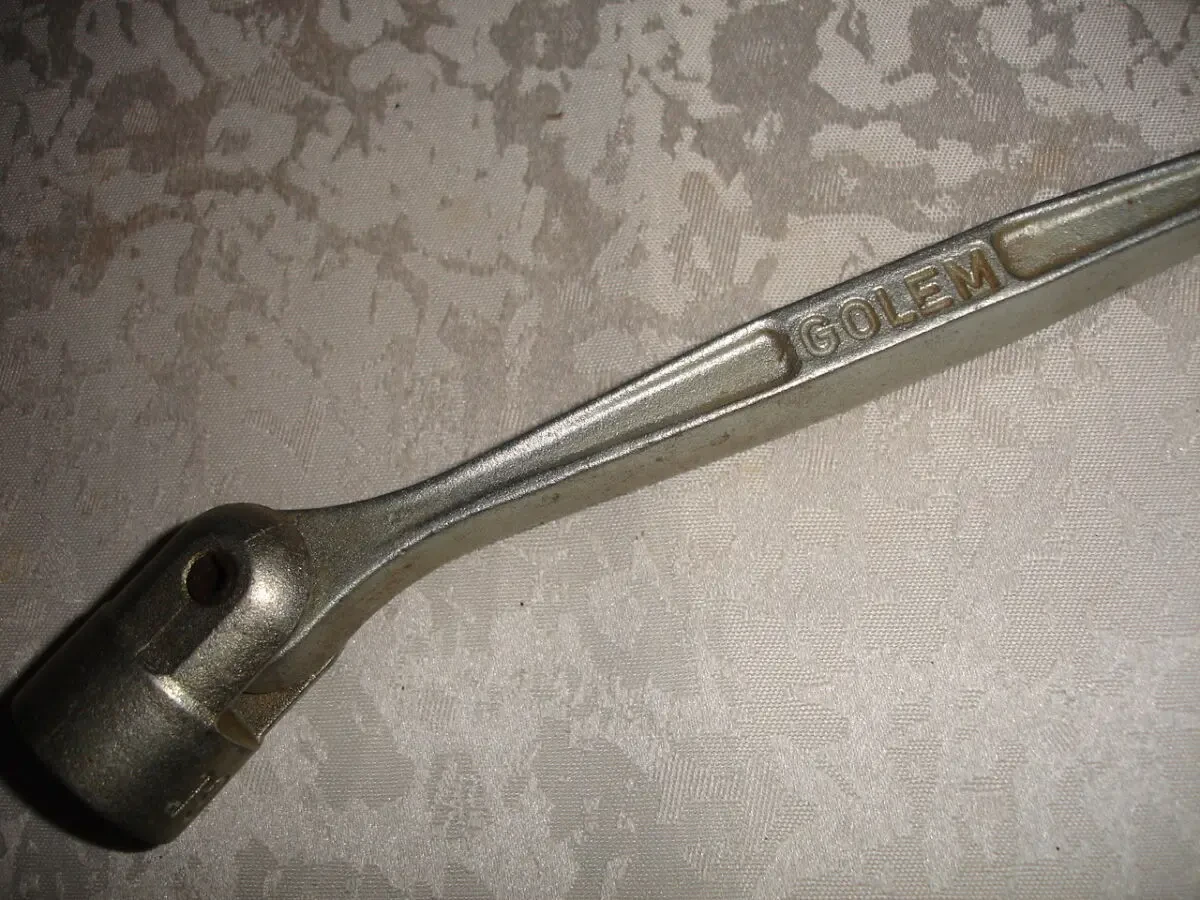 КЛЮЧ торцевий/накидний 17х19 шарнірний, GOLEM, L=23,5 см. НОВИЙ. 8