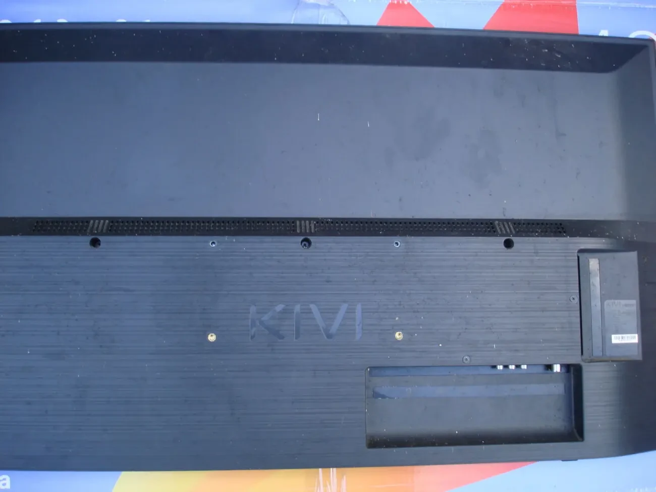 Продам недорого Led  телевизор: KIVI 40F740LB Объём экрана 40”, или 1 2