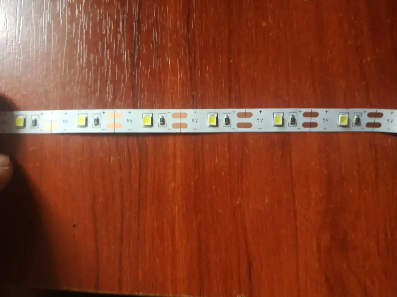 Светодиодная Лента 5 v, 5 метров, SMD2835, РАБОТАЕТ ОТ POWER BANk 4