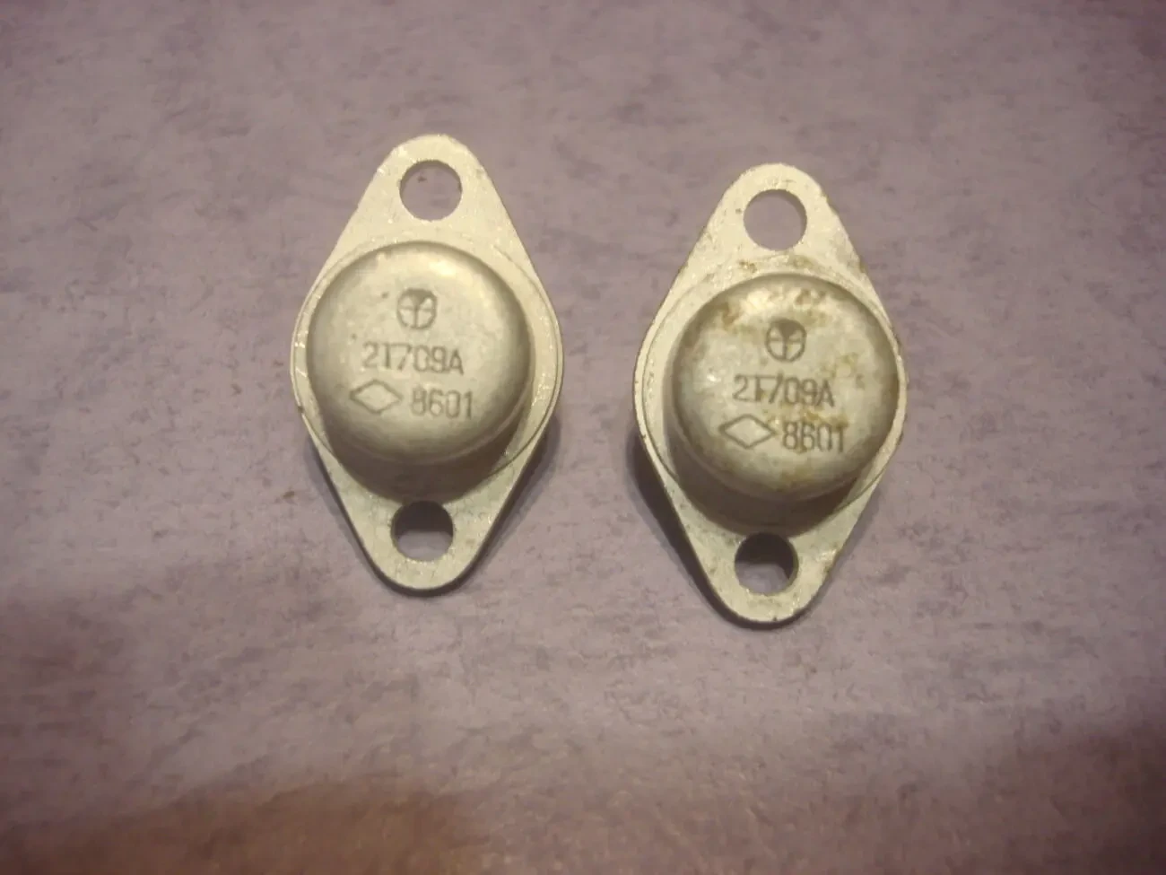 Транзисторы КП809.КП922.КТ908.КТ808.КТ809..КТ818.КТ819.2Т709.КТ903