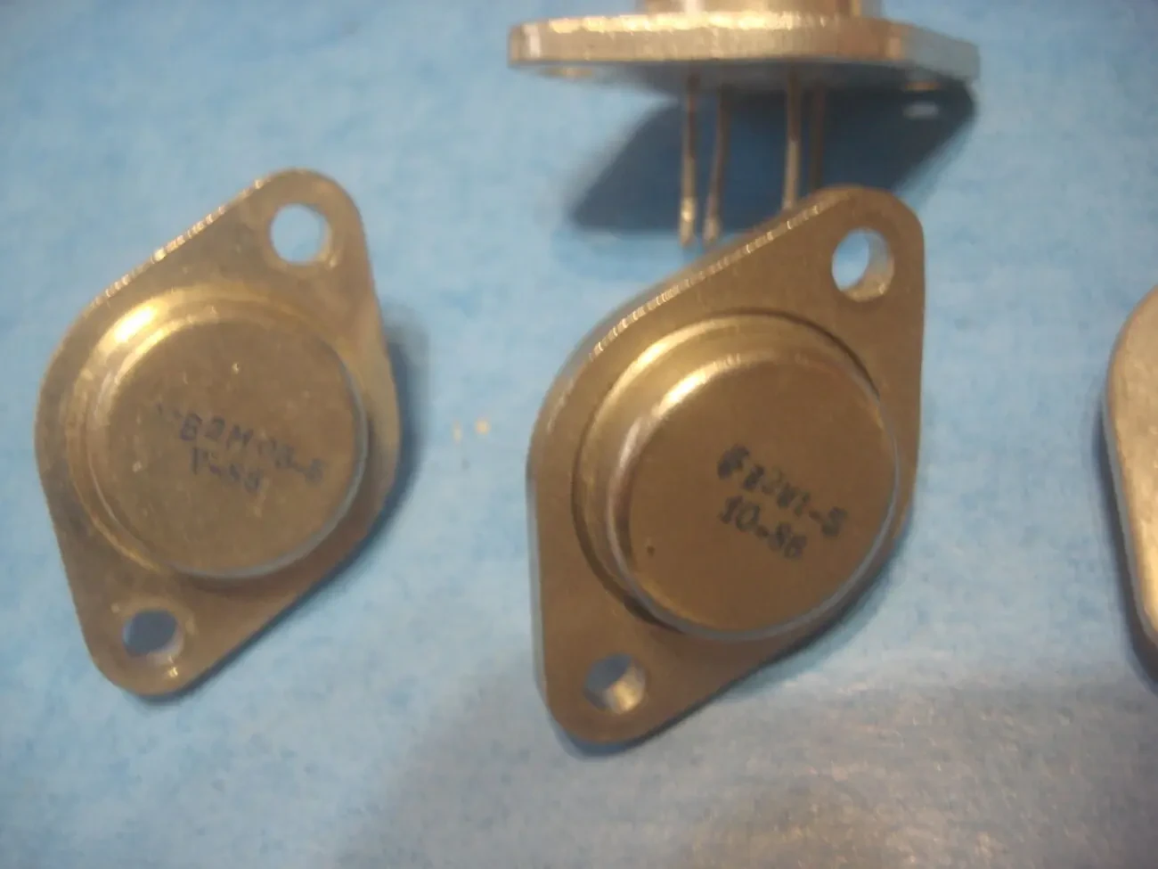 Транзисторы КП809.КП922.КТ908.КТ808.КТ809..КТ818.КТ819.2Т709.КТ903 4