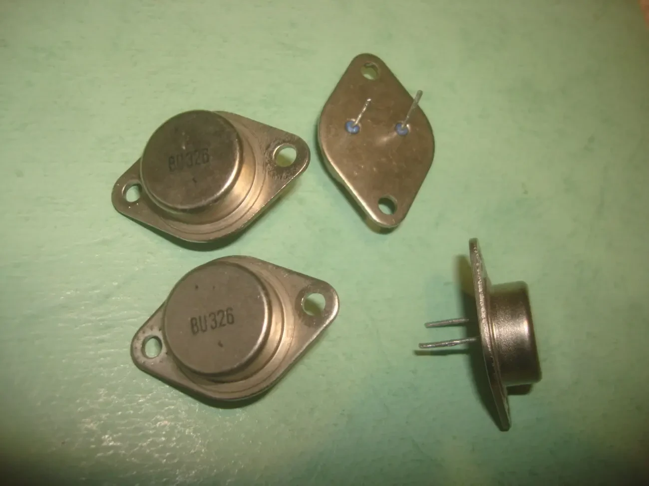 Транзисторы КП809.КП922.КТ908.КТ808.КТ809..КТ818.КТ819.2Т709.КТ903 3