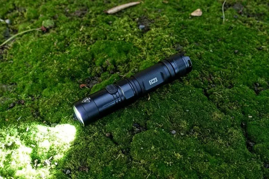 Тактичний ліхтар Nitecore EC23 5