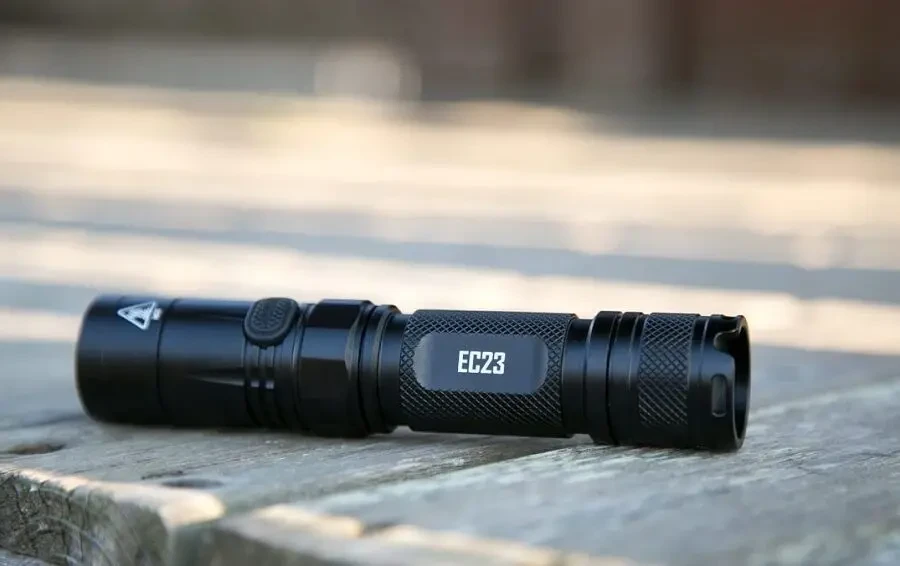 Тактичний ліхтар Nitecore EC23 3