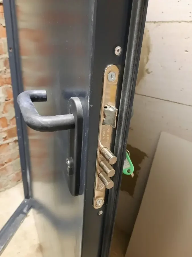 Двери входные металлические 6