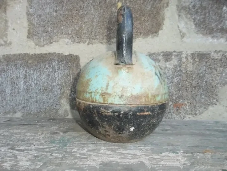 Куплю стару гирю для занять 4