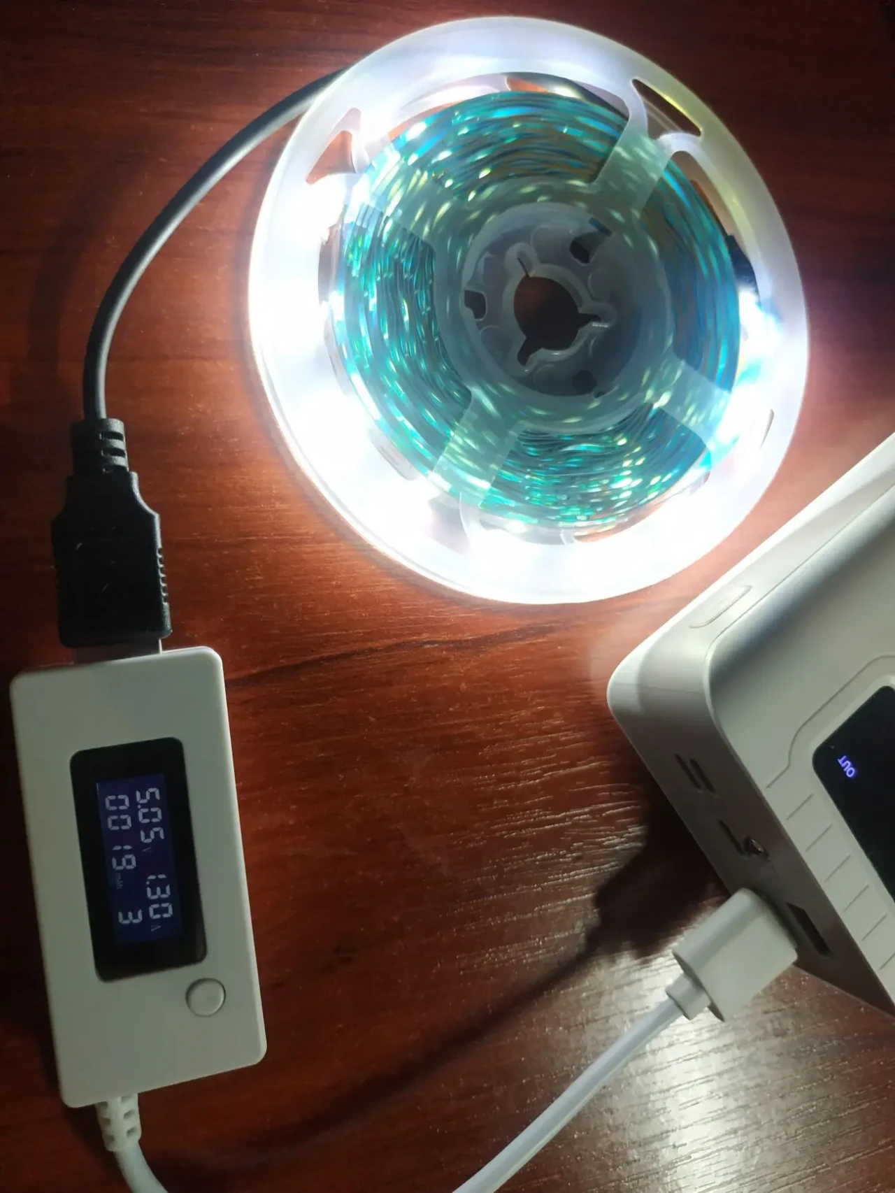 Светодиодная лента 5 вольт, USB белая 5 м., РАБОТАЕТ ОТ POWER BANK 3