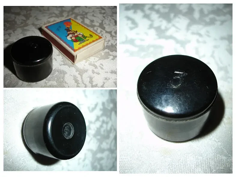 НАБІР іграшкового посуду, термометр і шприц іграшкові; гирка. РЕТРО 8