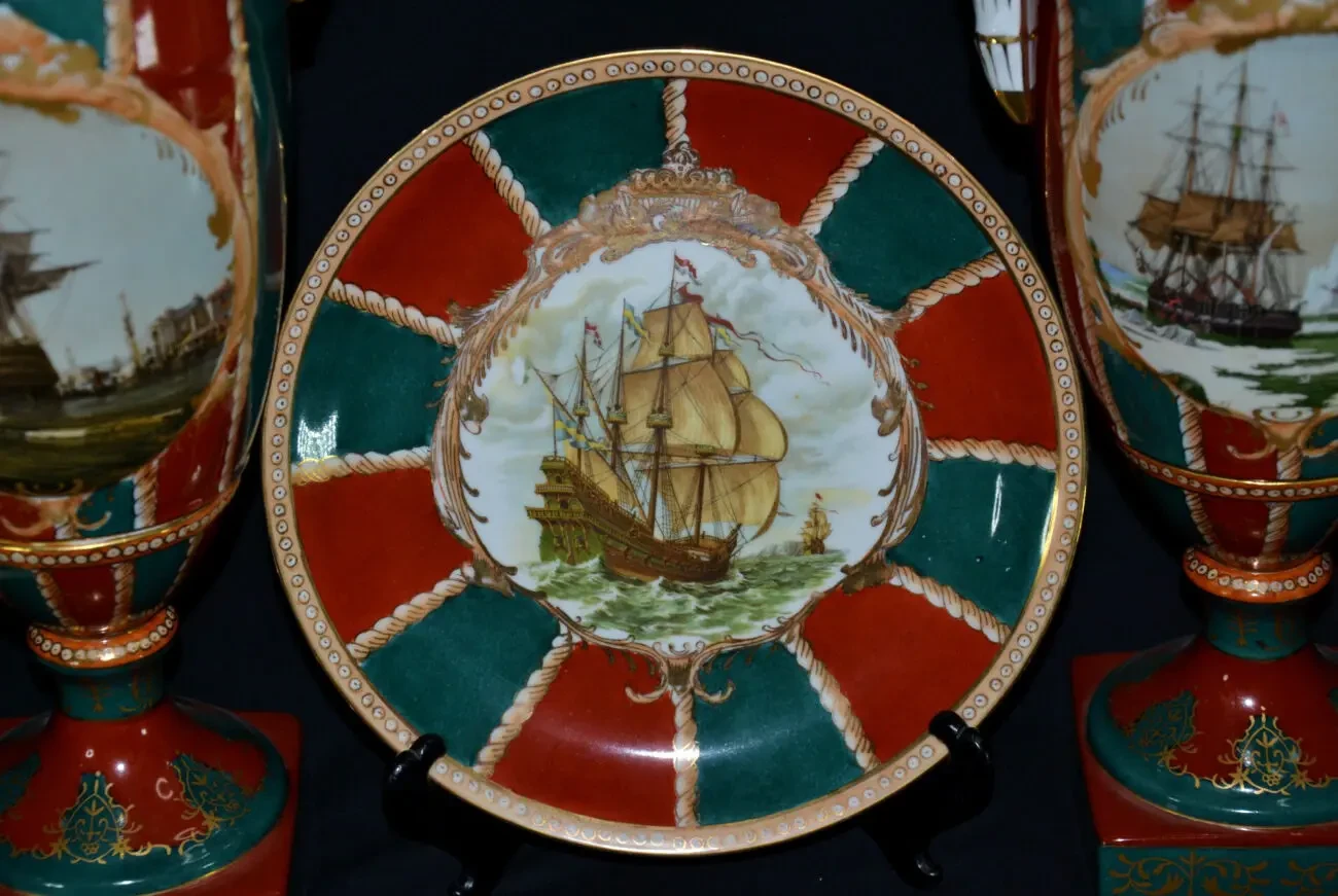 Комплект вазы ,тарелки. 7