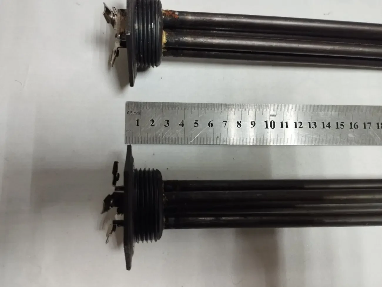 Тэн для масляного обогревателя 2000Ват (нагревательный элемент). 2