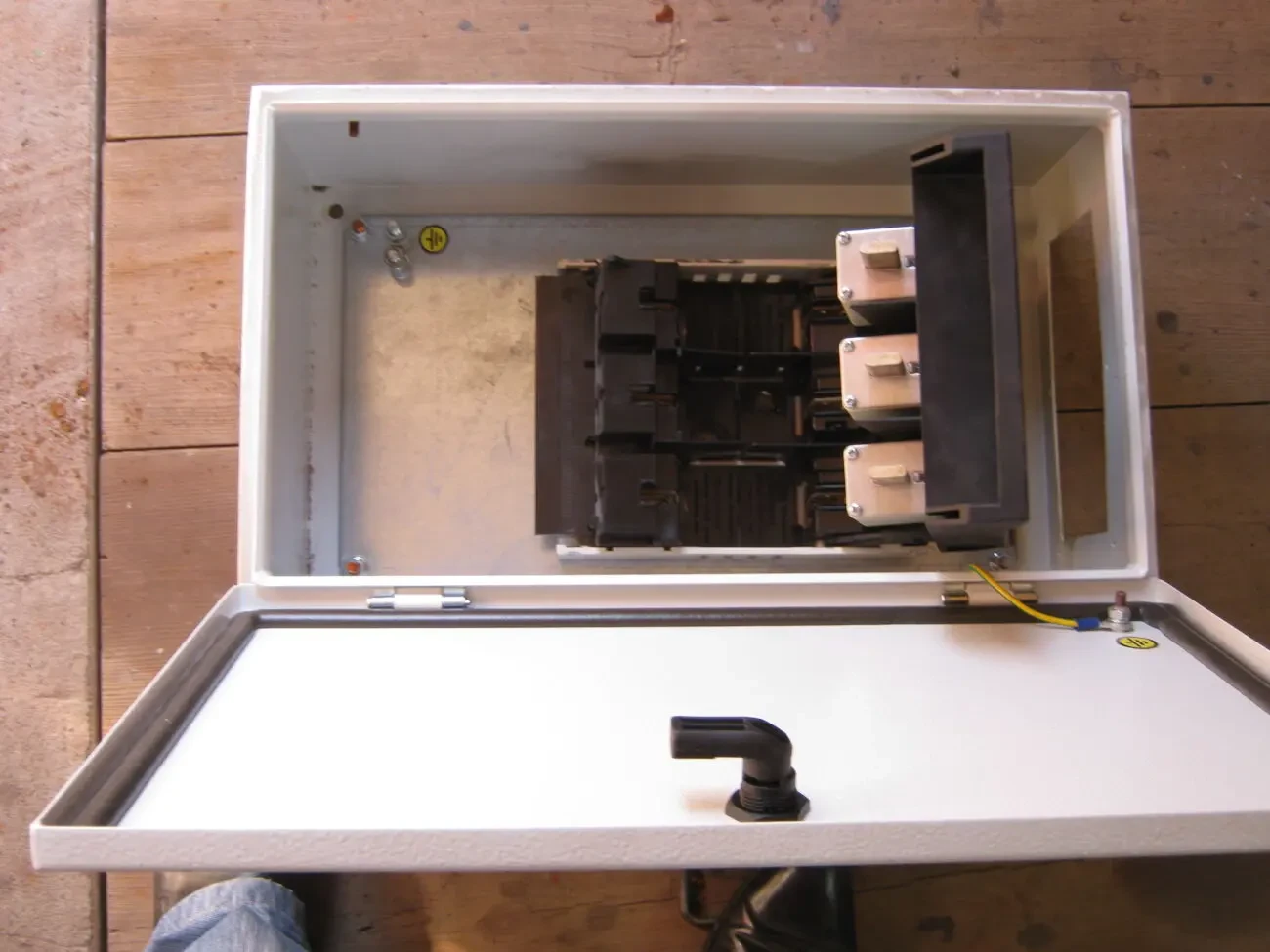 Электрощит с разьединителем LTL JEAN MULLER 250 2