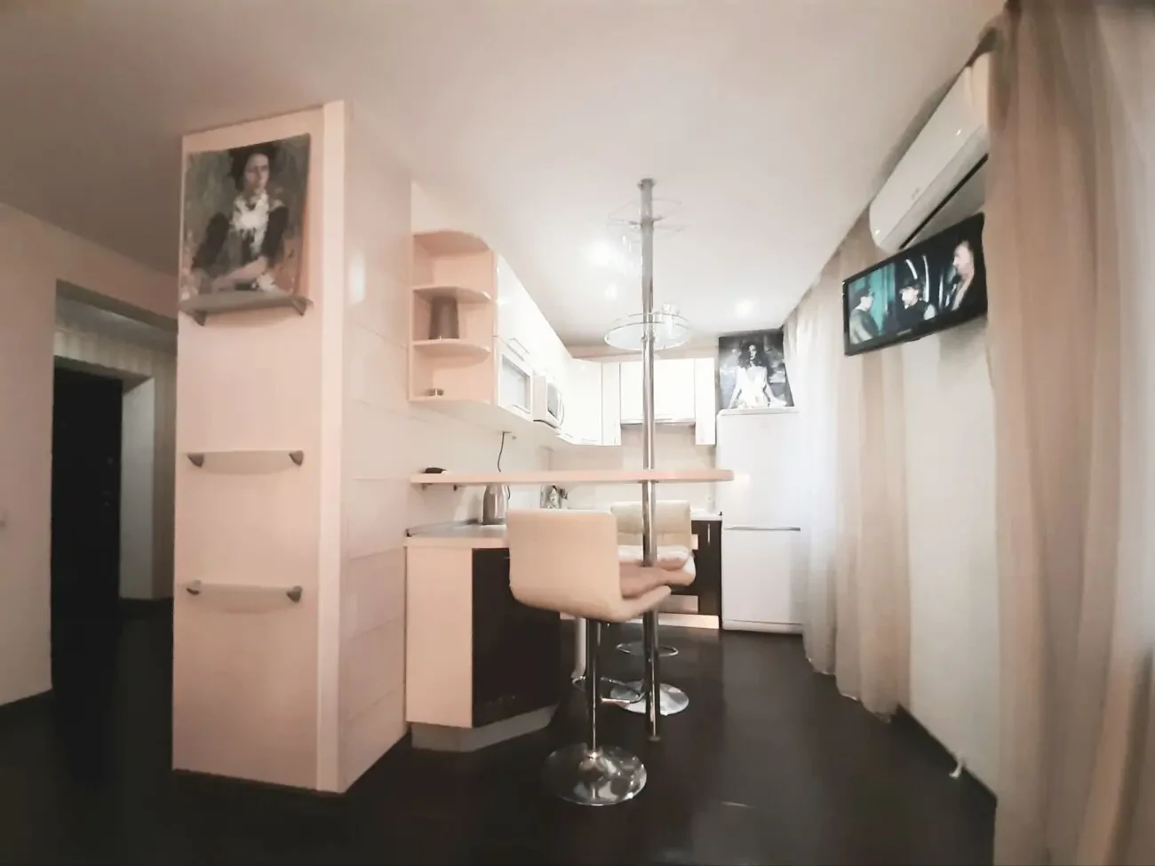 Центр! 4 места! У ТРЦ Никольский с красивым видом! 4