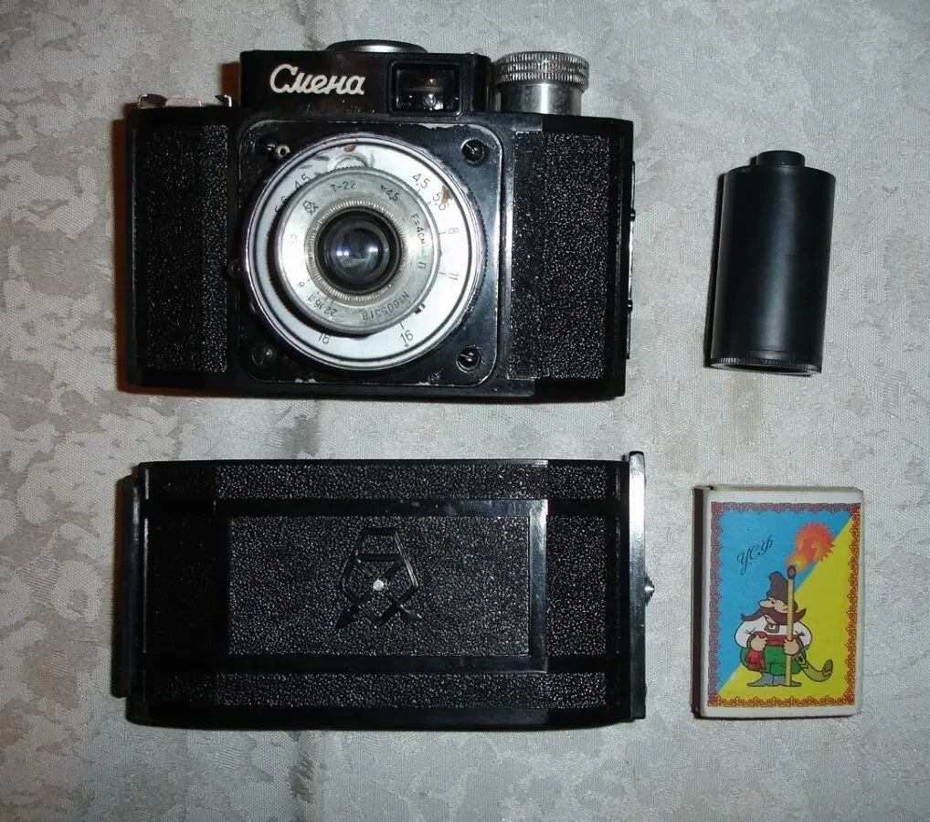 Фотоапарат СМЕНА повоєнного часу випуску, робочий, + шкіряний футляр 3