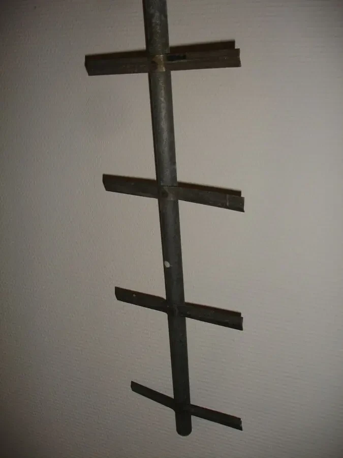 АНТЕНА ТВ зовнішня. Металева. Довжина/висота 150 см. Міцна. РАРИТЕТ. 7