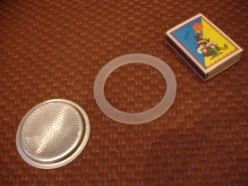 УПЛОТНИТЕЛЬ/ущільнювач і ФІЛЬТР для гейзерної кавоварки на 3 горнята