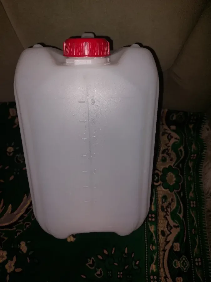 Канистра объёмом 10 литров 2