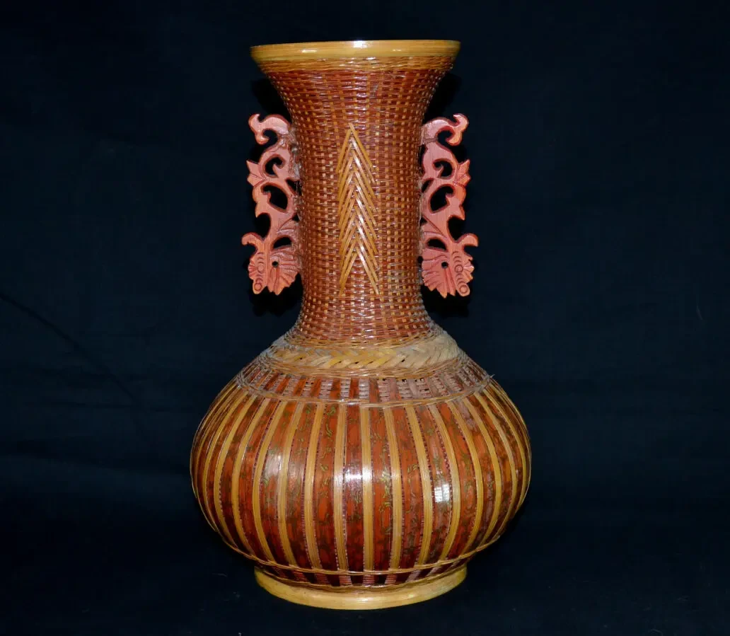 Плетеная ваза