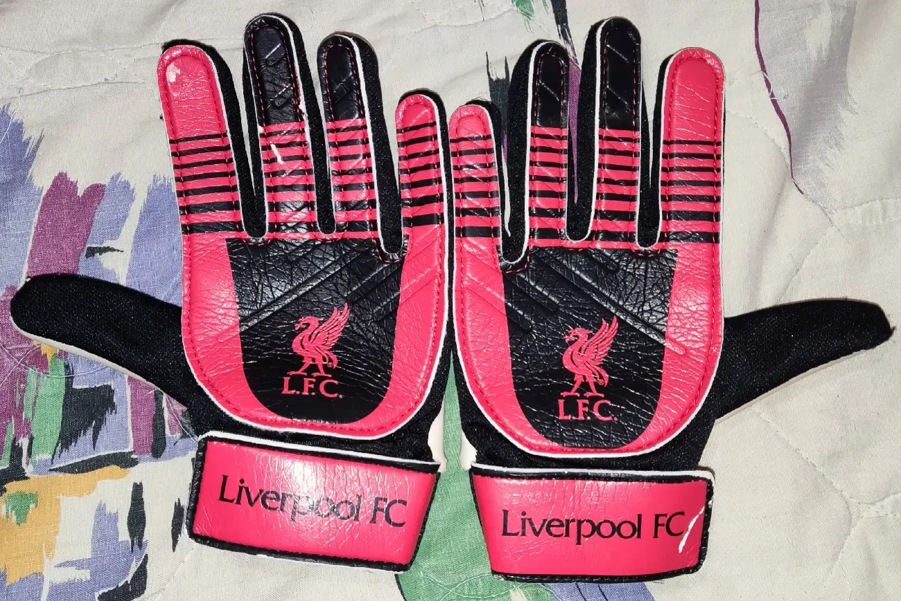 Детские, вратарские перчатки FC Liverpool
