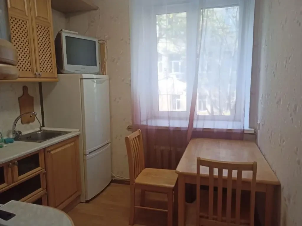 Сдам 3-х комнатную на Гуданова (Центр) ремонт, мебель и техника. 10