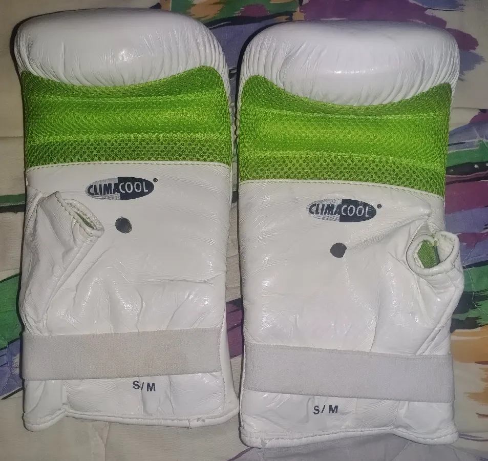 Тренувальні рукавички Adidas для єдиноборств, S/M 4