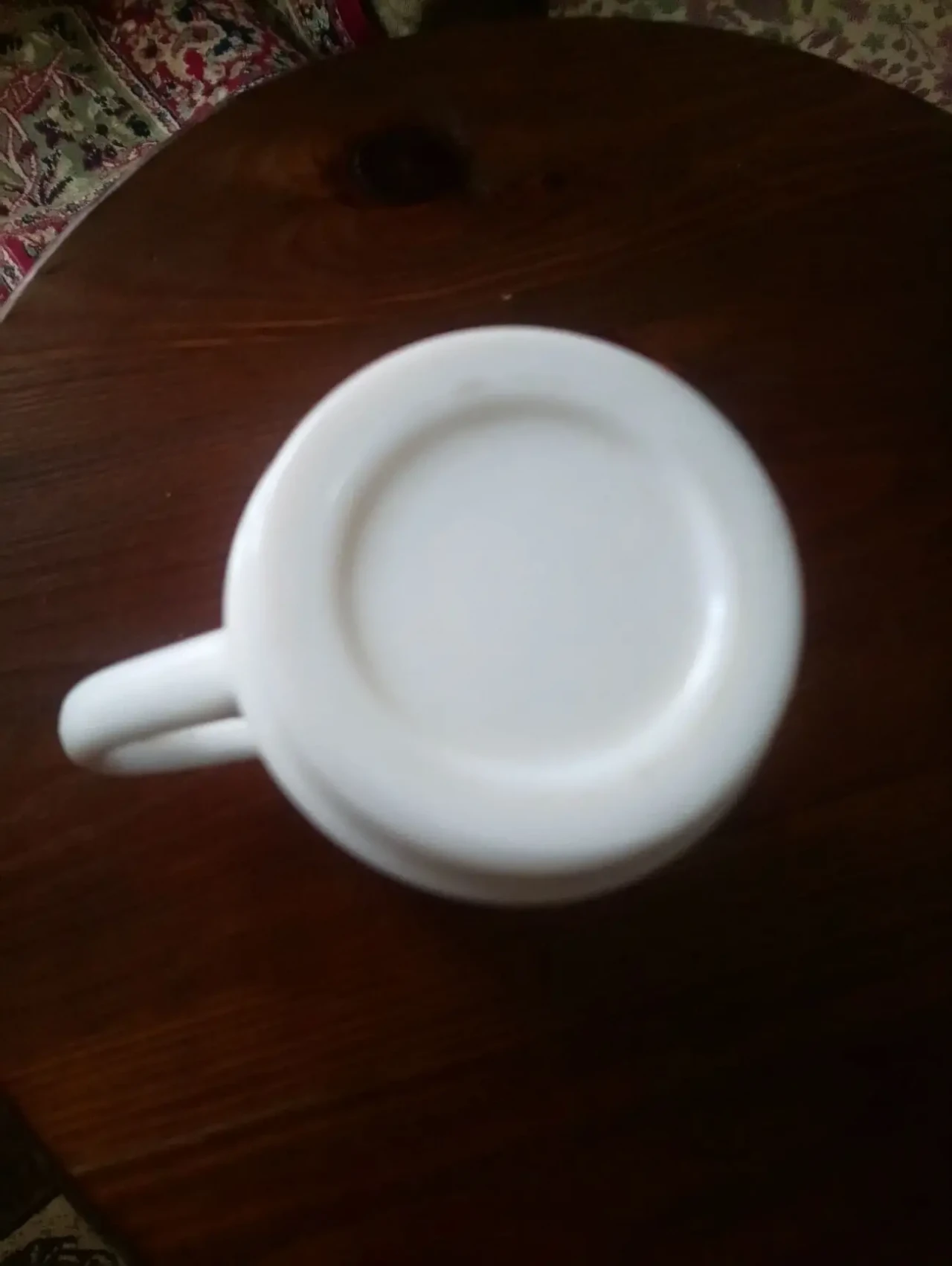 Красивая белая чашка. Аркопал. Франция 4