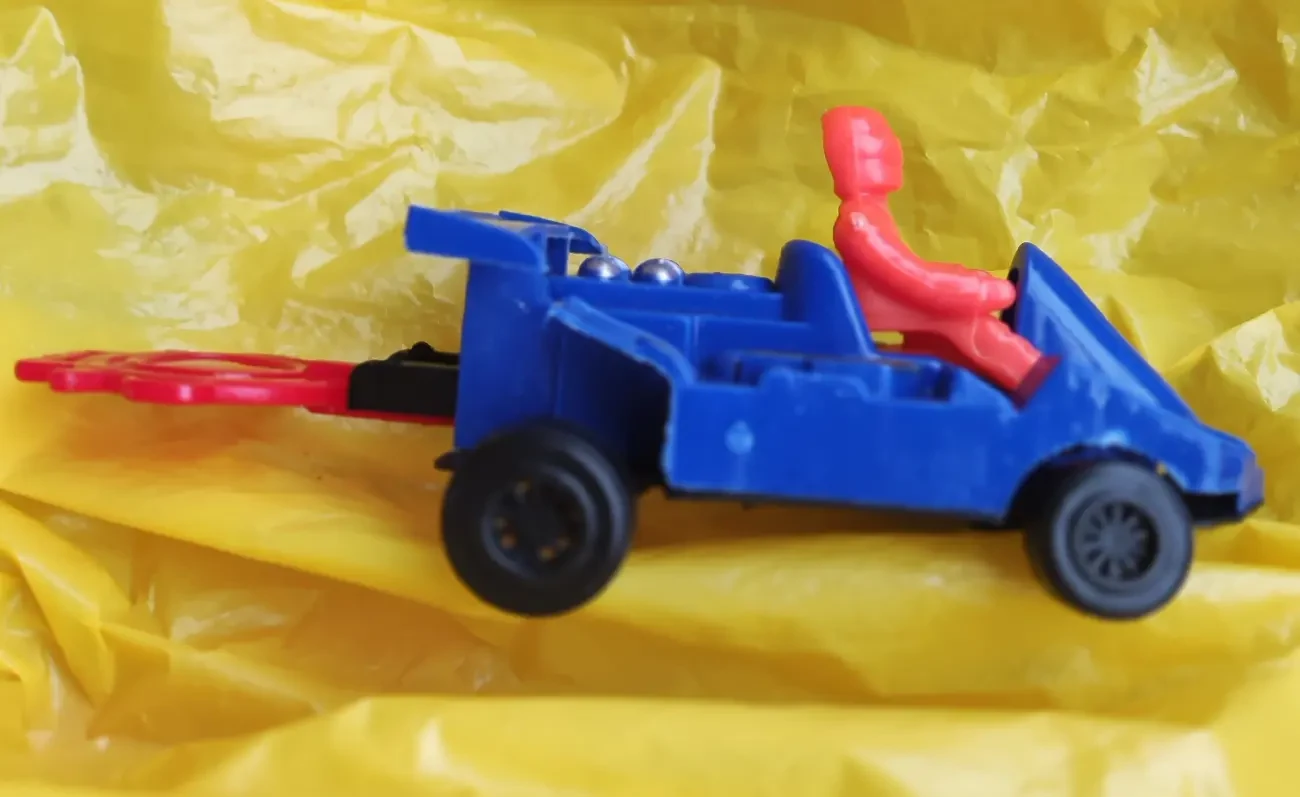 Гоночная машинка с ключом-пружиной 2