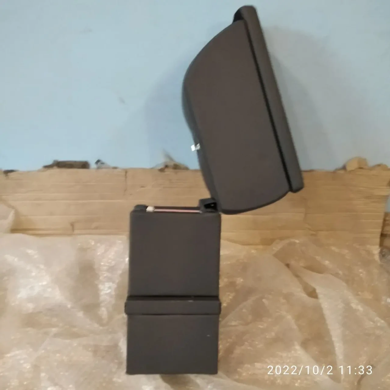 Продам подлокотник к автомобилю 6