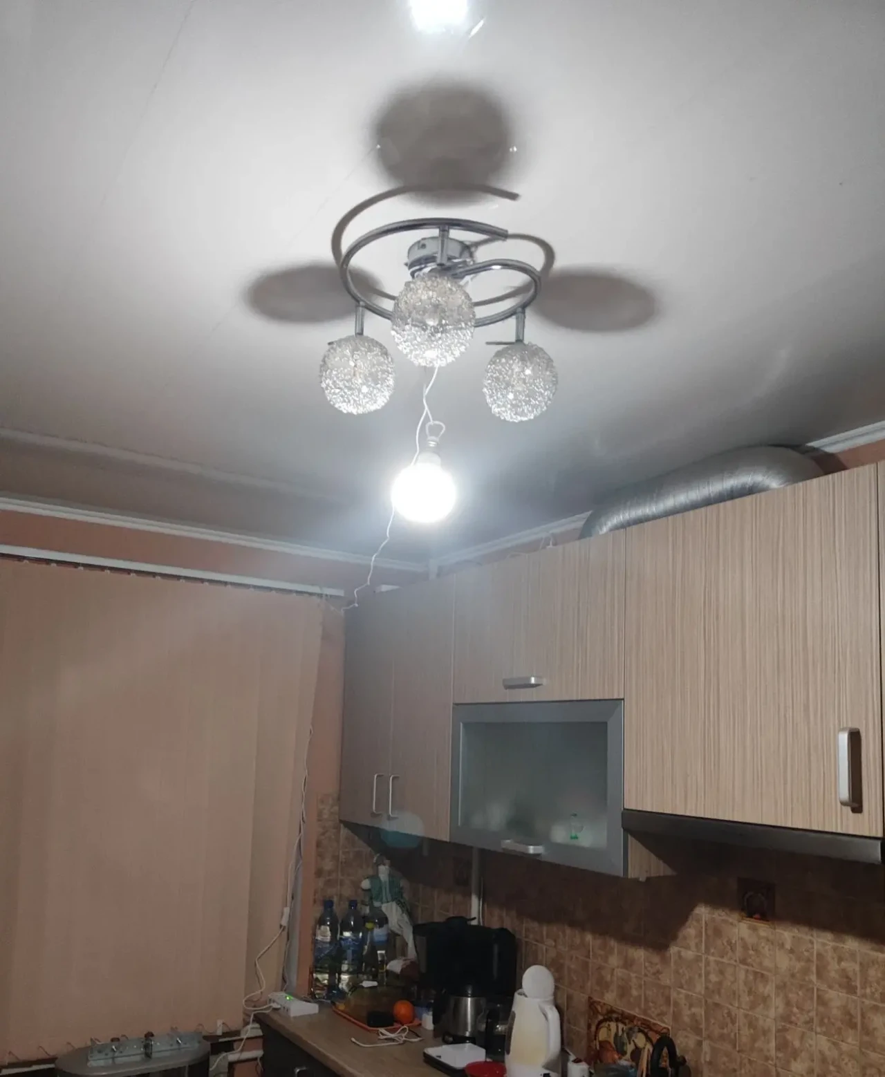 LED лампи; комплект 4 шт. з акумулятором, зарядка від сонячної панелі