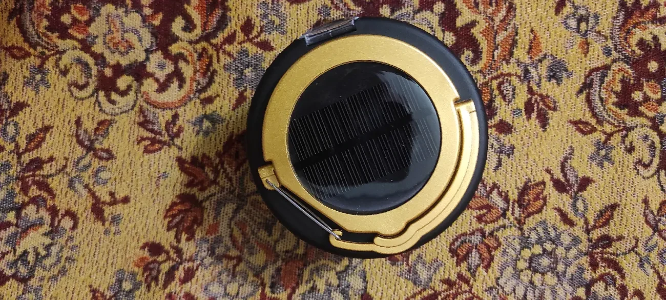 Светильник с солнечной зарядкой 3