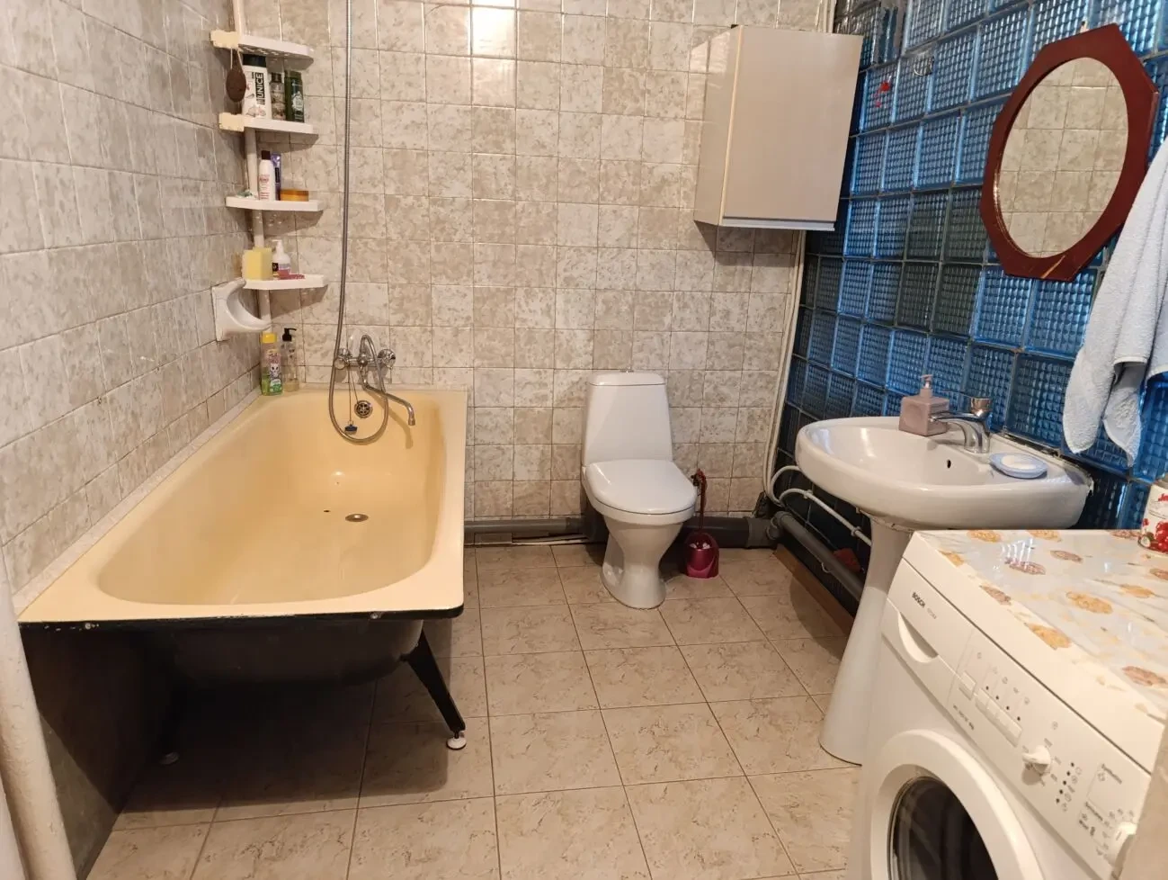 Сдам свою комнату ул.Екатерининская в центре города. Для 1 человека. 8