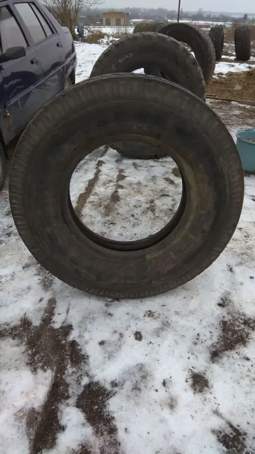 Шина колесо 9.00 R20   9.00-20 -2шт. 10.00R20- 1 шт 3