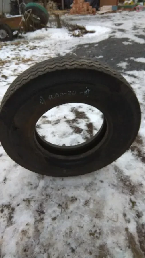 Шина колесо 9.00 R20   9.00-20 -2шт. 10.00R20- 1 шт