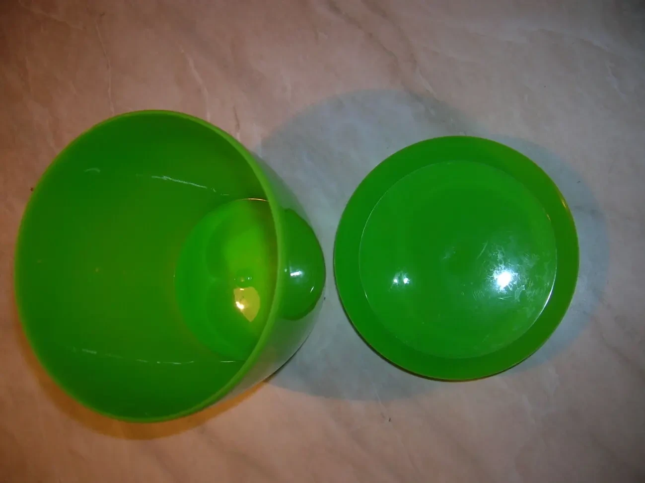 Вазоны с поддон.3 шт. по 0.8л; вазон с под. 3л.; 8 шт. поддонов 15-27с 6