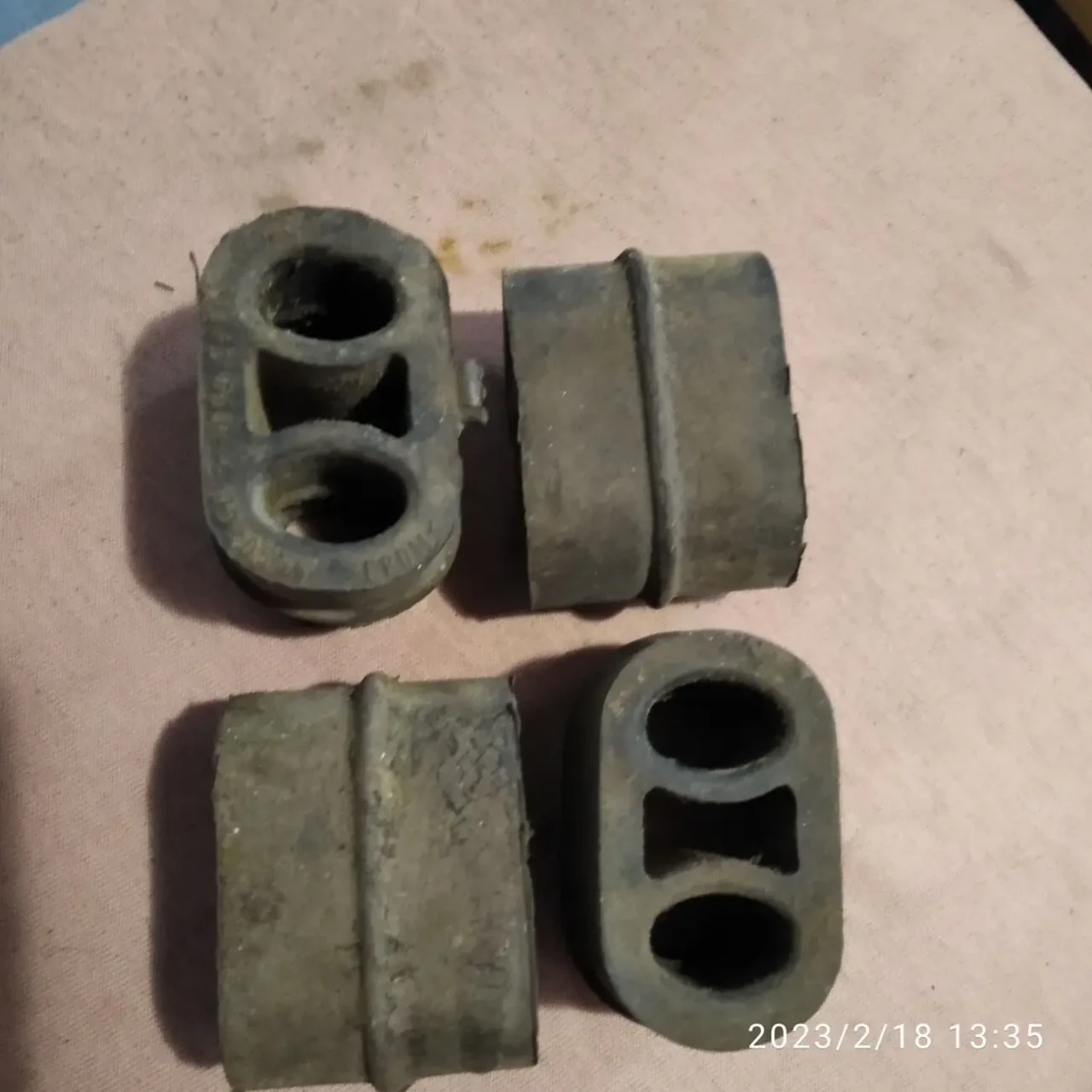 Резинки глушителя б/у Опель Комбо С