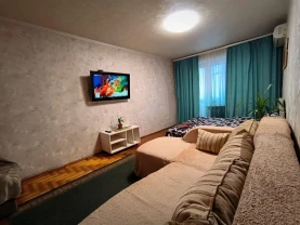 Квартира посуточно Левый берег начало! Ж/см Солнечный, Центр. 7 мест