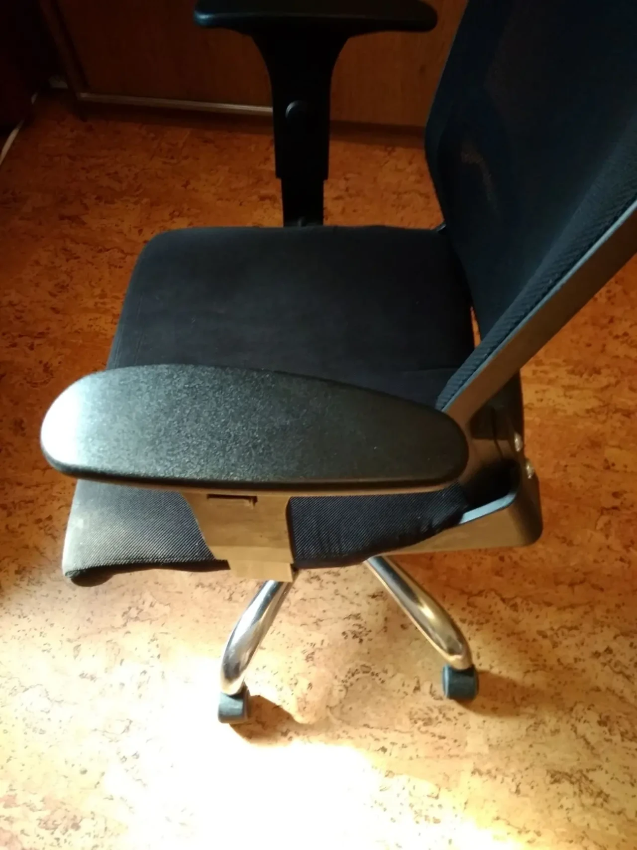 Кресло офисное Eklips 4