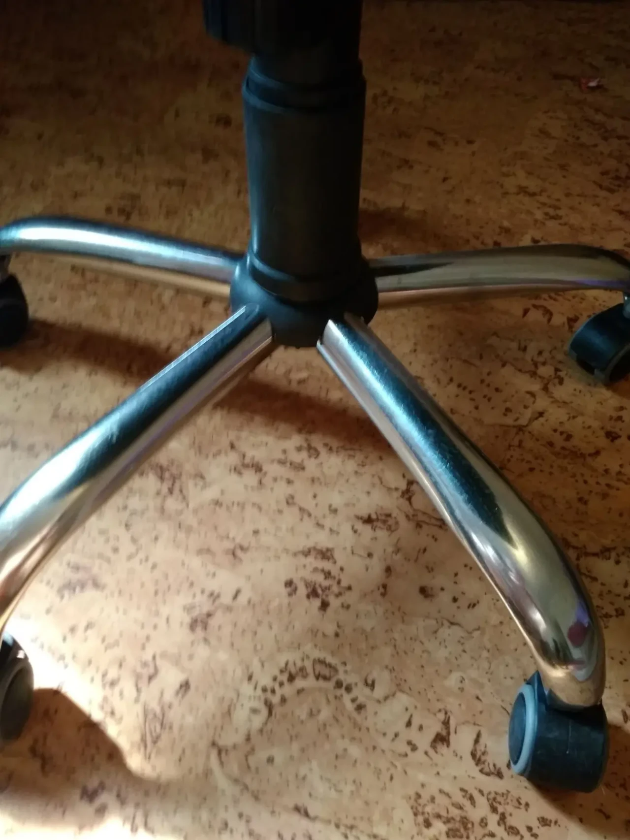 Кресло офисное Eklips 2