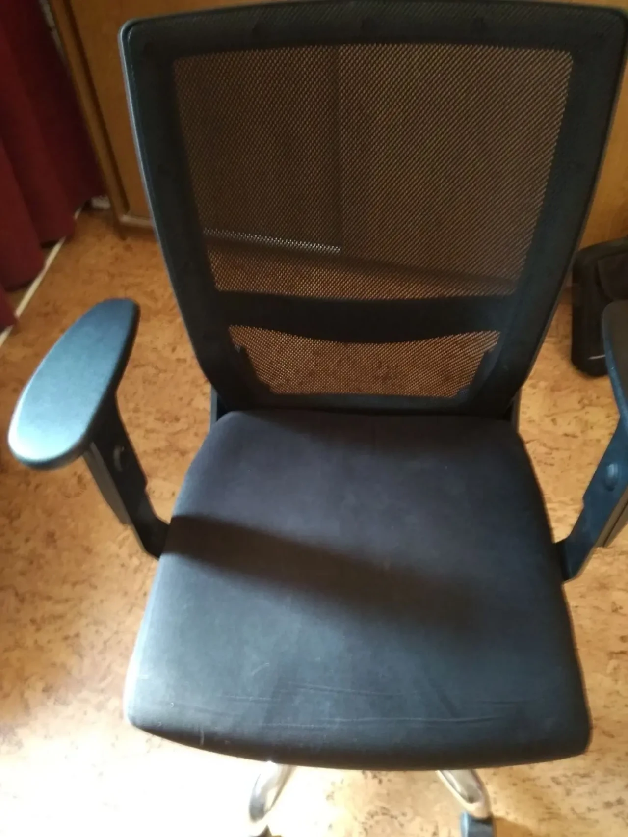 Кресло офисное Eklips