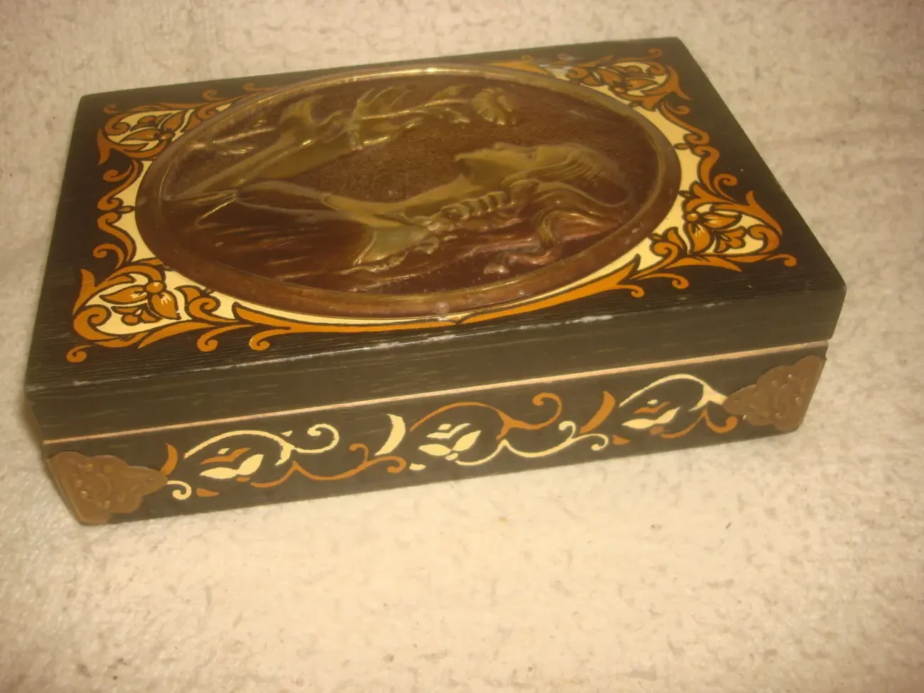 Шкатулка  ретро   чеканка 10