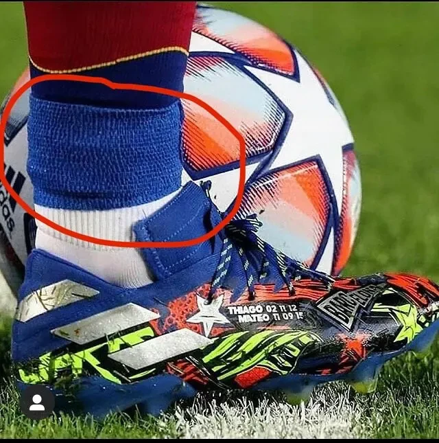 Футбольний Тейп - самоклеюча стрічка, фіксуюча під щитки 4