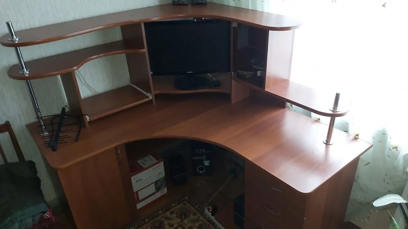 Компьютерний стіл 2