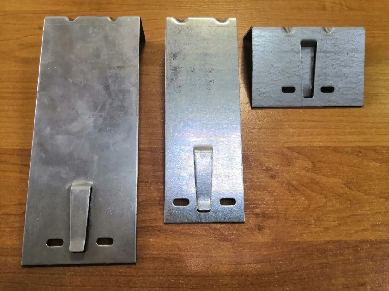 Кронштейн фасадний універсальний оцинкований