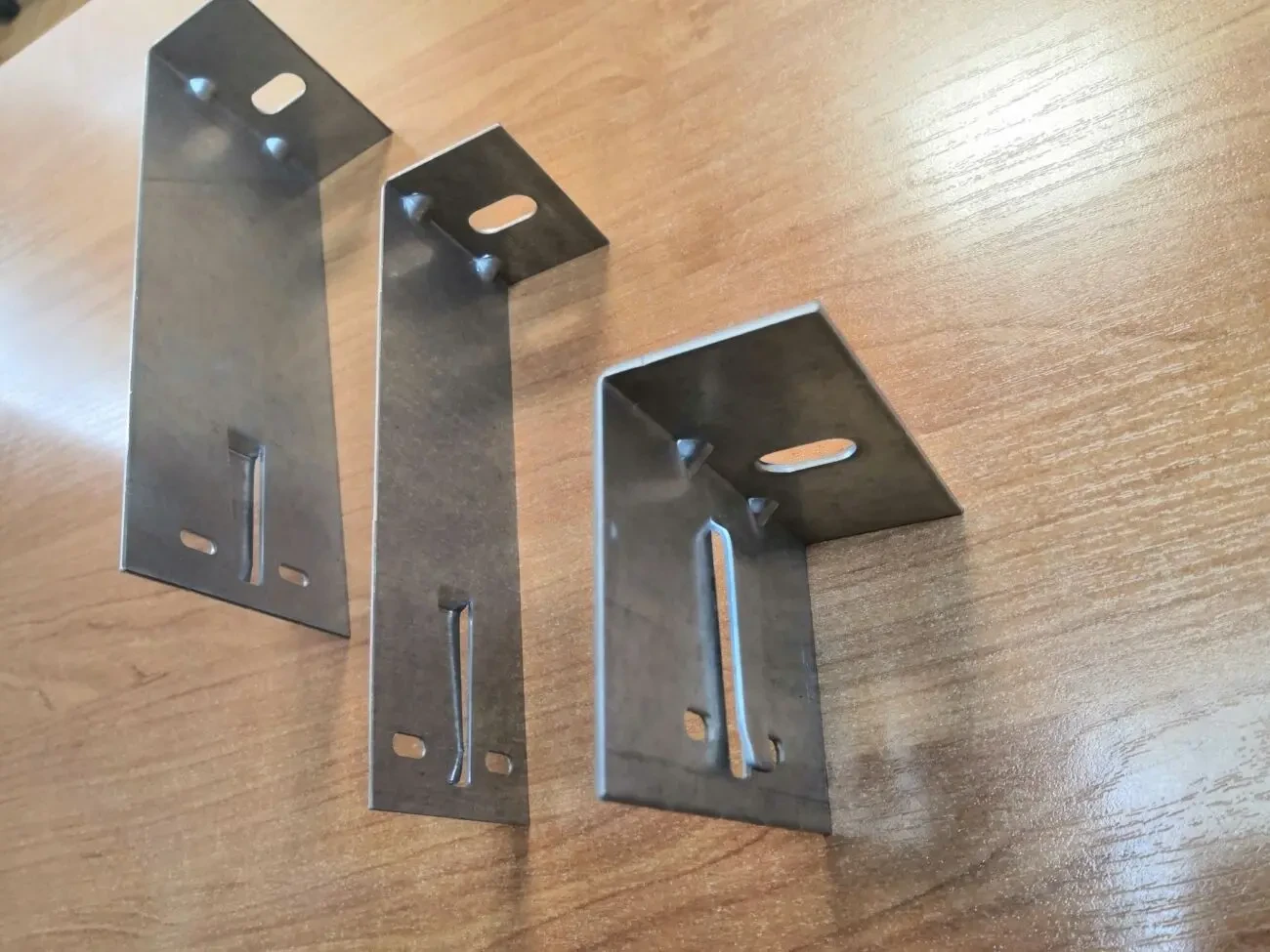 Кронштейн фасадний універсальний оцинкований 3