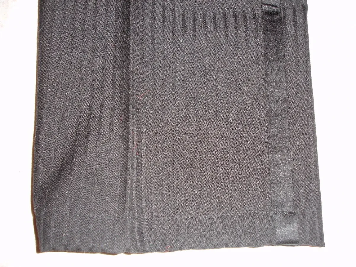 ШТАНЫ/брюки/капрі S/42 р., чорні у вертик. смужку, теплі. Для дівчат 8